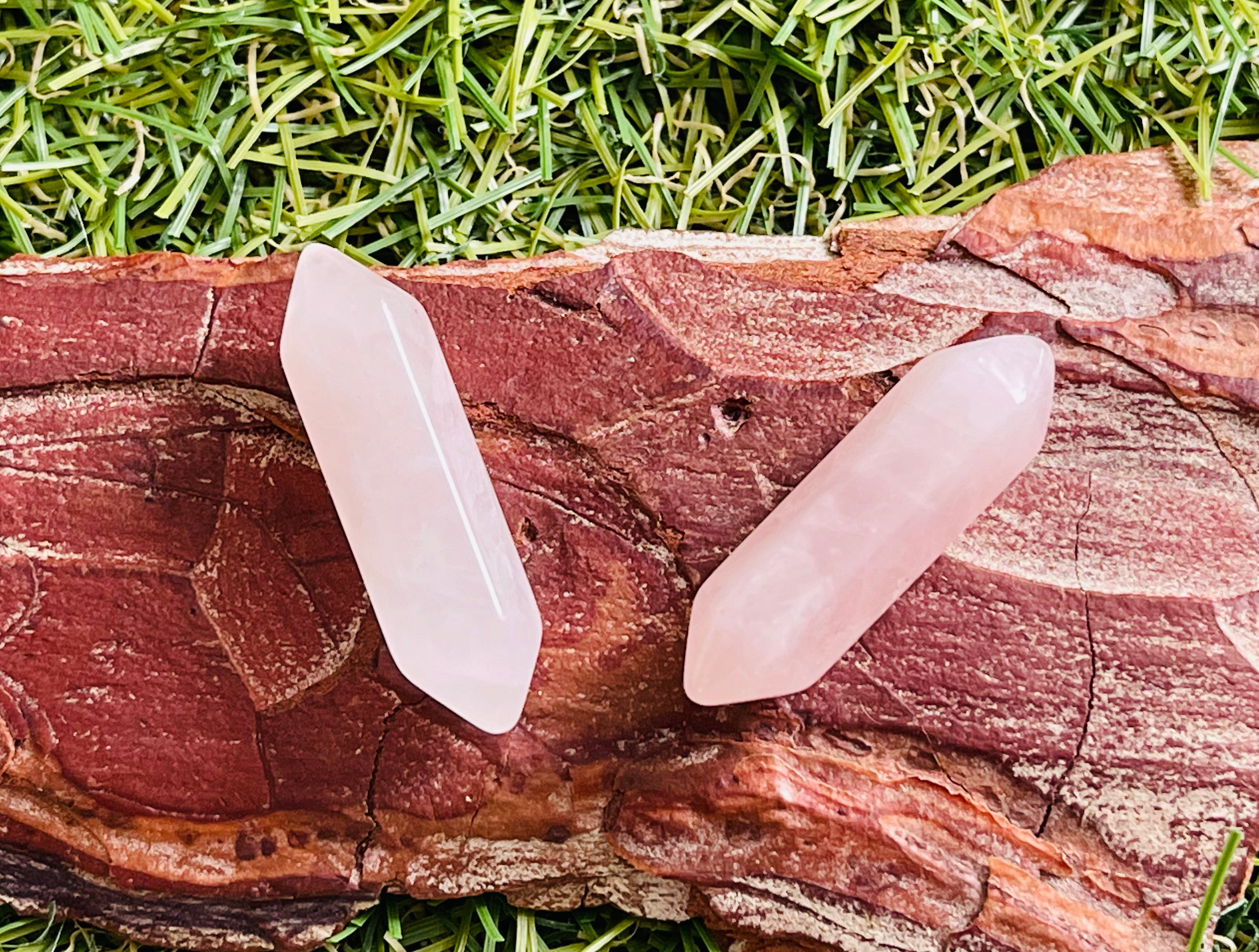 Lot De 2 Prismes En Quartz Rose Les Bijoux De Th a lot-de-2-prismes-en-quartz-rose-les-bijoux-de-th-a