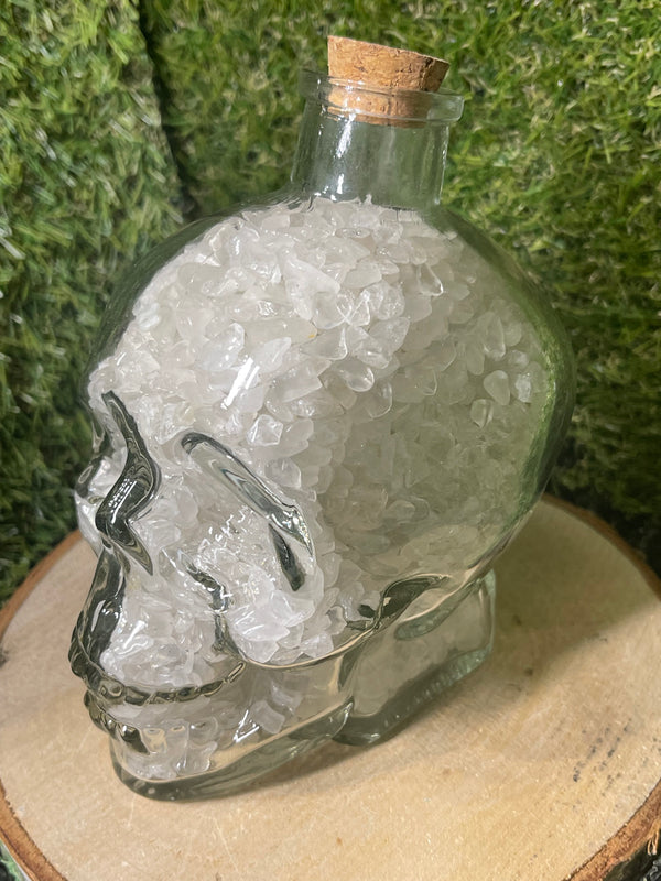 Tête de mort, Skull, Crâne remplie de pépites en pierre naturelle Cristal de Roche