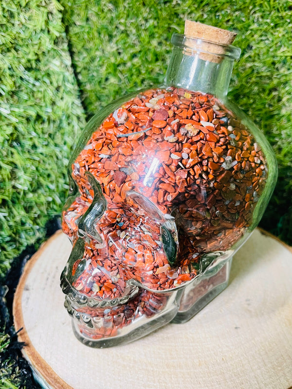 Tête de mort, Skull, Crâne rempli de pépites en pierre naturelle Jaspe rouge