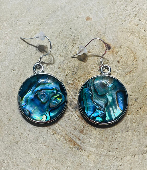 Paire de boucles d’oreilles ronde en coquille d’ ormeau - les bijoux de Thea