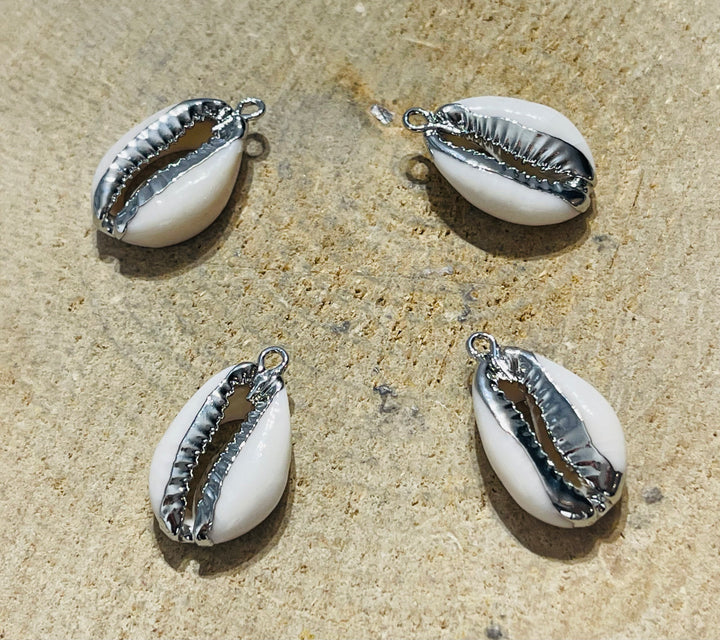 Lot de 5 pendentifs / breloques Cauris argenté - les bijoux de thea 