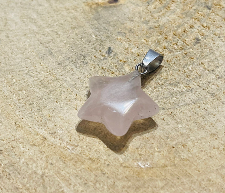 Pendentif Étoile en Quartz rose - les bijoux de Thea 