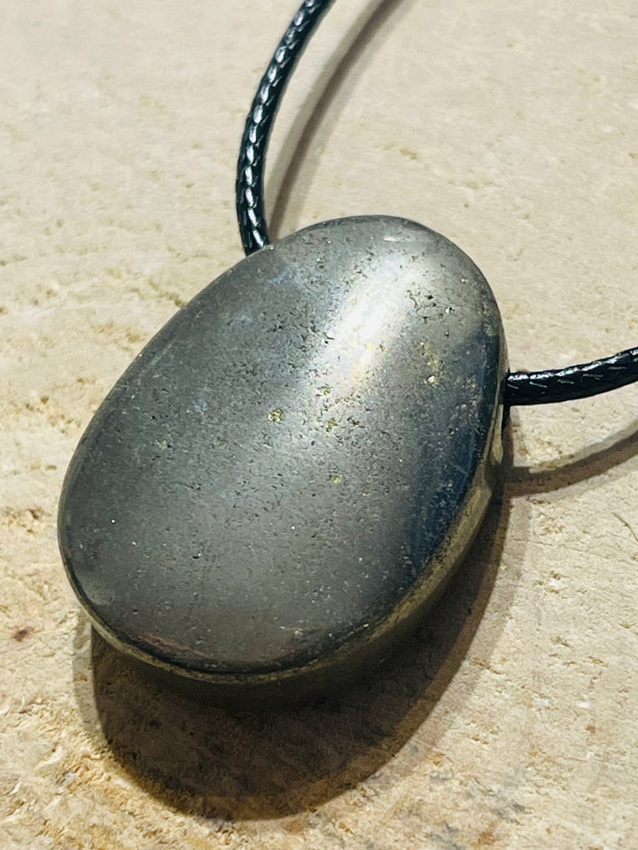 Pendentif en Pyrite - les bijoux de Thea