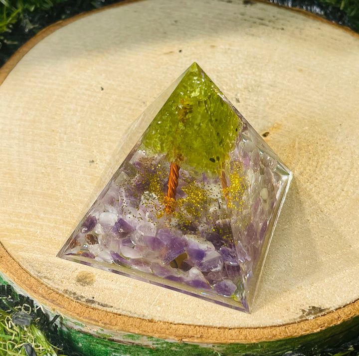 Orgonite avec Amethyste et arbre en Péridot (22) - les bijoux de Thea 