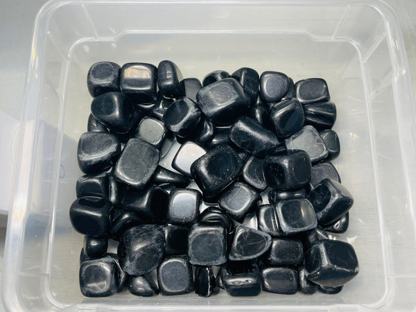 Lot de 3 pierres roulées naturelles en Jade noir
