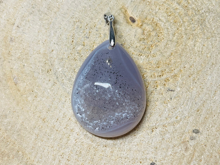 Pendentif en Argent 925 serti d’une Agate druzy (2) - Les bijoux de Théa