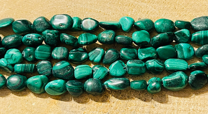 Perles naturelles en Malachite en Nuggets de 8 - 12 mm - les bijoux de Thea 