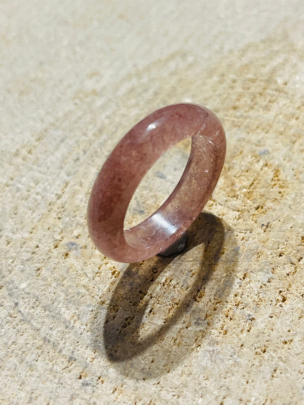 Bague en Quartz fraise - les bijoux de Thea