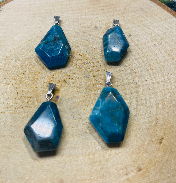 Pendentif en Apatite au choix - les bijoux de Thea 