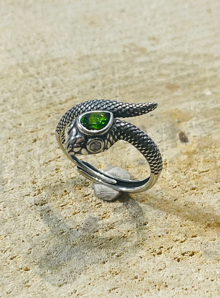 Bague Serpent en Argent 925 sertie d’une Diopside, Taille 57-60 (réglable) - les bijoux de Thea 