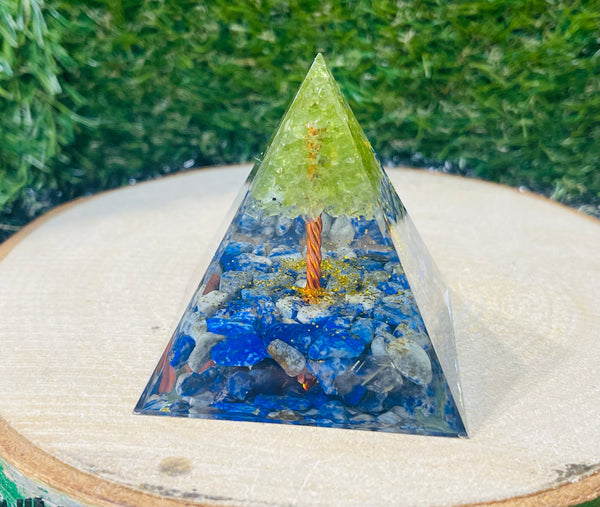 Orgonite avec Lapis lazuli et arbre en Peridot (24) - les bijoux de Thea 