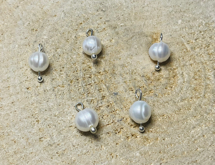 Lot de de 5 Breloques en Perles naturelles de Culture difforme en 8-9 mm - les bijoux de Thea 