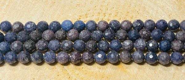 Fil de Perles naturelles en Saphir bleu facetté en 6 mm - Les bijoux de Théa