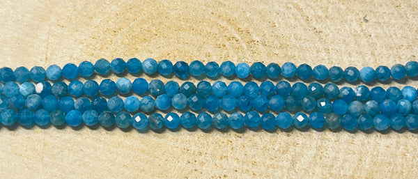 Perles naturelles en Apatite bleue facettée en 4 mm