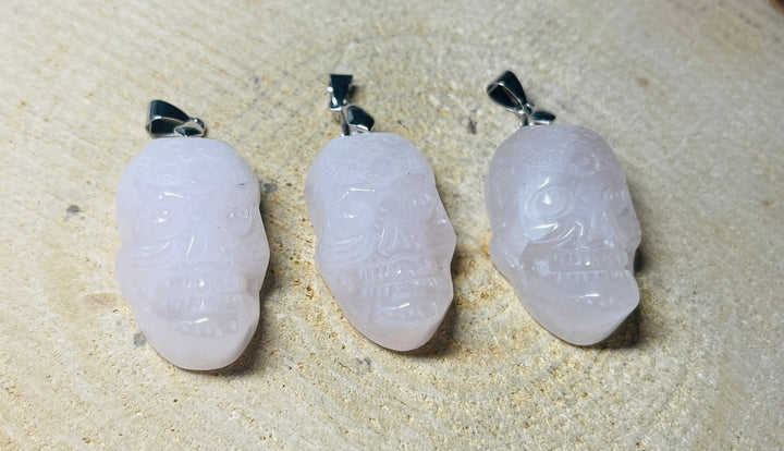 Pendentif tête de mort en Quartz rose - les bijoux de Thea 