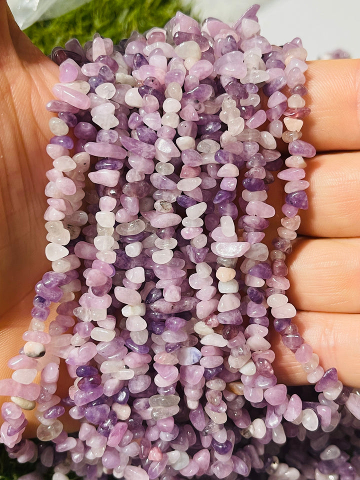Perles naturelles chips / pépites en Jade lilas 1,5-8 mm (fil de 80 cm) - Les bijoux de Théa