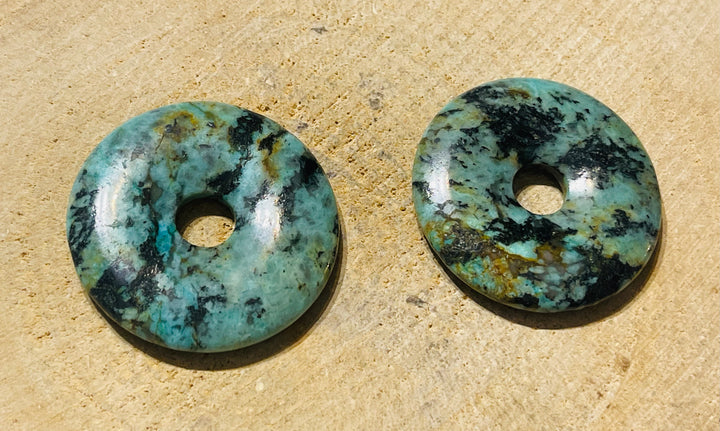 Donut / Pi chinois en Turquoise Africaine - les bijoux de Thea 