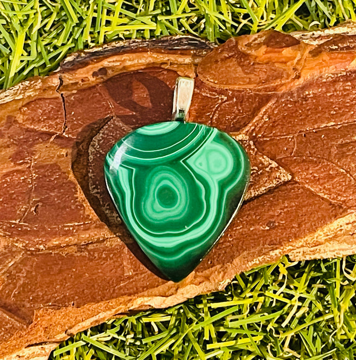 Pendentif serti d'une Malachite - Les bijoux de Théa