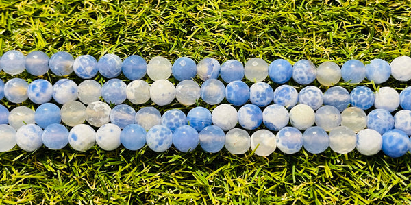 Perles naturelles en Agate facettée bleue en 8 mm