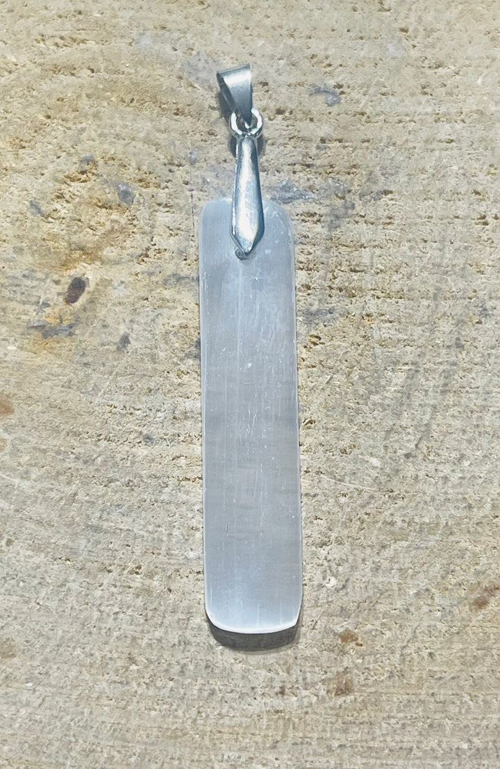 Pendentif en Sélénite - les bijoux de Thea