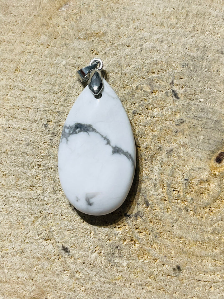 Pendentif en Howlite au choix - les bijoux de Thea 