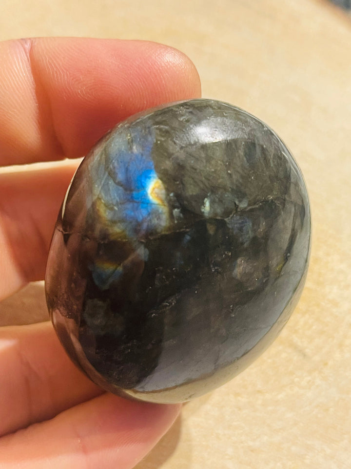 Gros Galet / pierre roulée en Labradorite (5) - les bijoux de Thea 