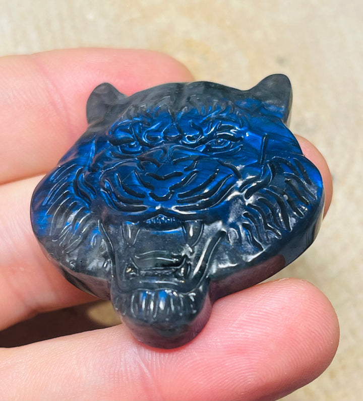 Gros Pendentif en Labradorite en forme de Tigre (2) - les bijoux de Thea 