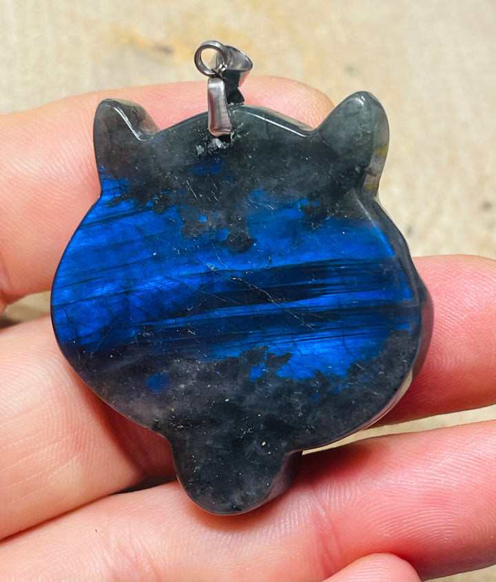 Gros Pendentif en Labradorite en forme de Tigre (2) - les bijoux de Thea 