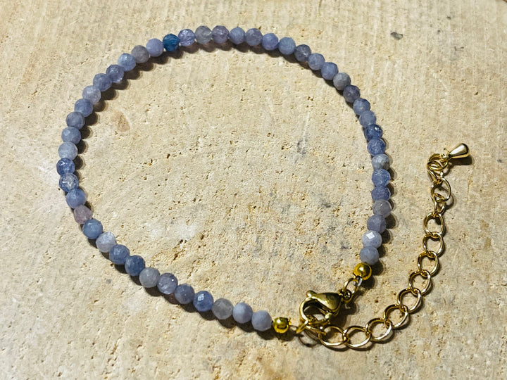 Bracelet de perles en pierre naturelle Tanzanite - les bijoux de Thea 