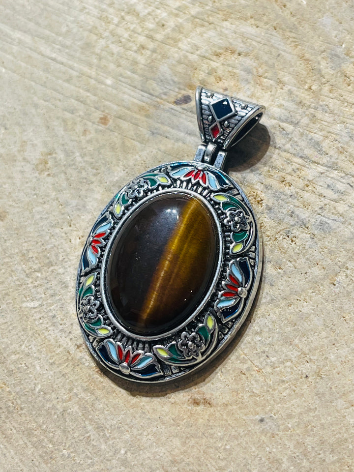 Pendentif en Oeil de tigre et en émaux - les bijoux de Thea 
