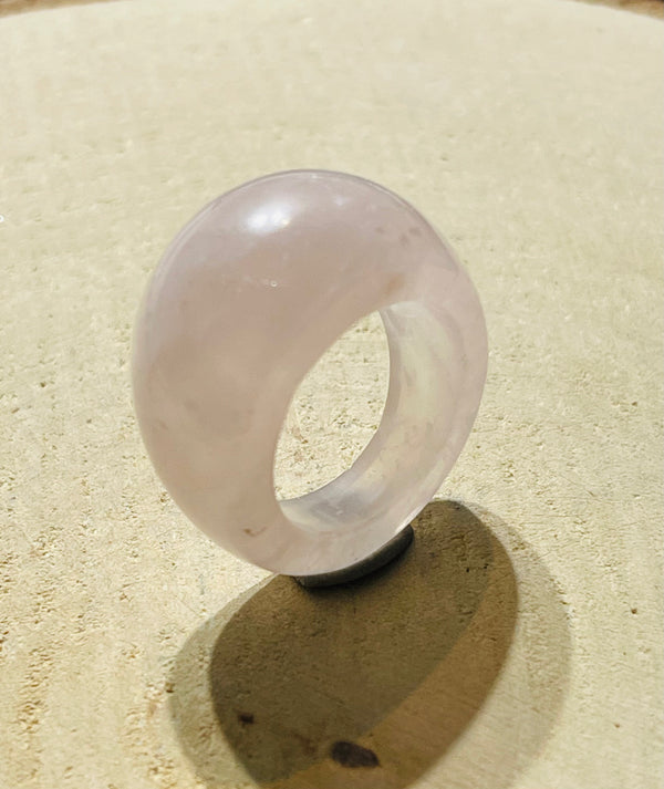Grosse Bague en Quartz rose - les bijoux de Thea 