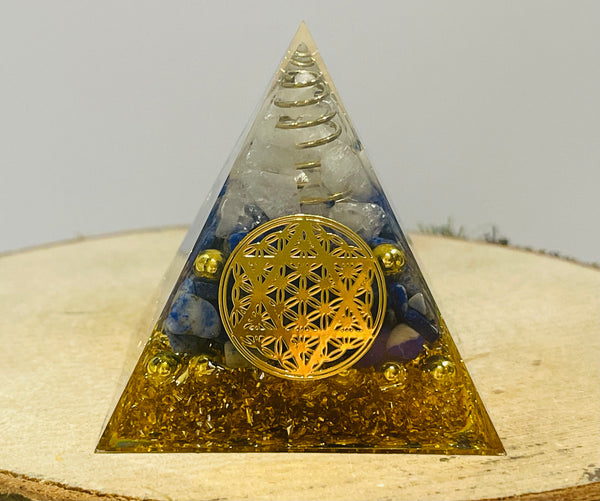 Orgonite avec Lapis lazuli, cristal de roche et fleur de vie dorée (28) - les bijoux de Thea