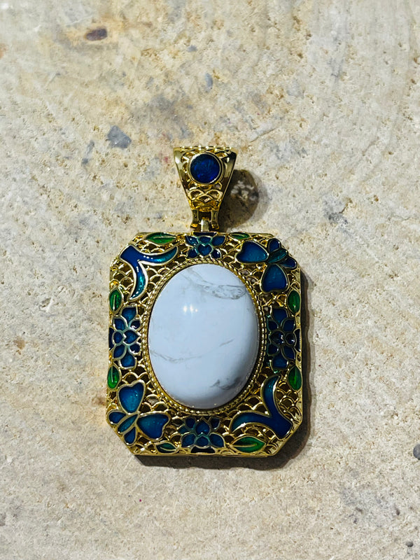 Pendentif en Howlite et en émaux - les bijoux de Thea 