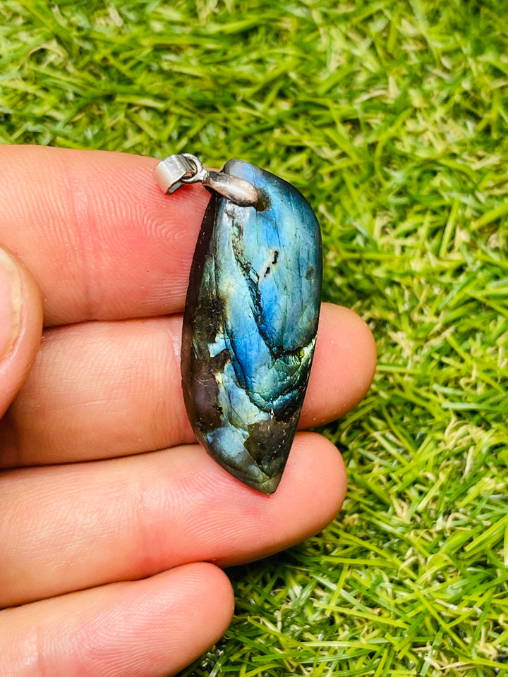 Labradorite cabochon au choix - les bijoux de Thea 