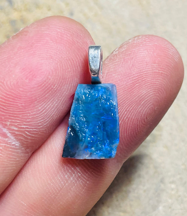 Pendentif en Opale brute d’Australie bleue verte - les bijoux de Thea