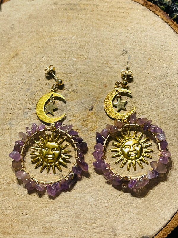 Paire de boucles d’oreilles en Amethyste avec soleil, lune, étoile - les bijoux de Thea 