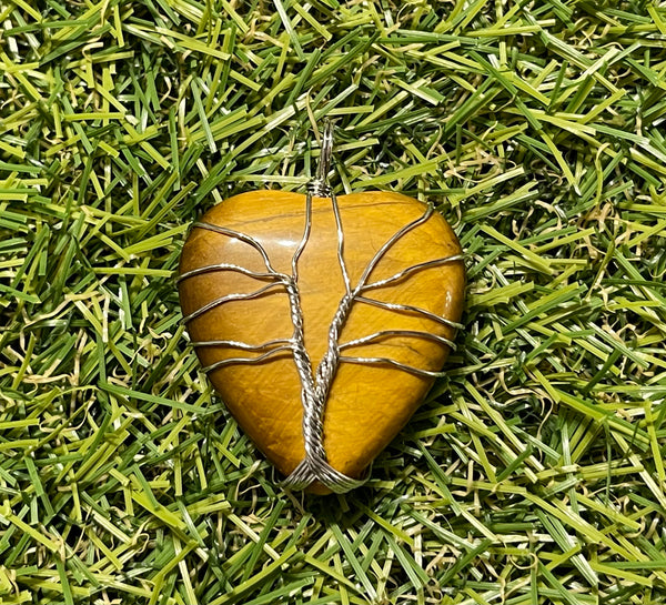 Pendentif cabochon en Oeil de tigre en forme de cœur