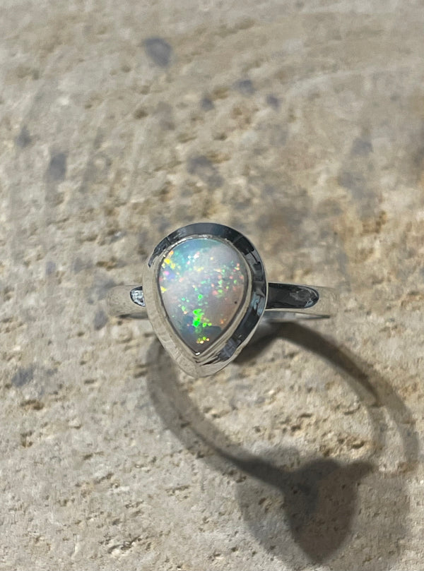 Bague en Argent 925 sertie d'une Opale Welo d’Ethiopie, Taille 58 - les bijoux de Thea
