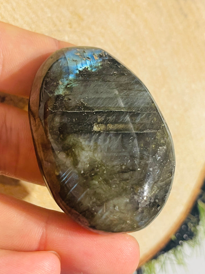 Gros Galet / pierre roulée en Labradorite (4) - les bijoux de Thea 