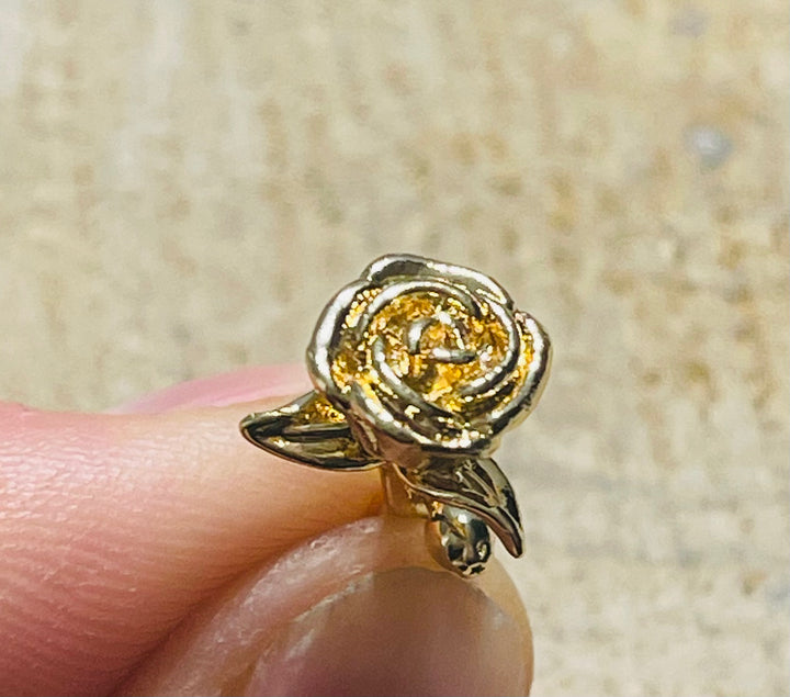 Lot de 5 Pendentifs / Breloques Fleur rose doré - les bijoux de Thea 