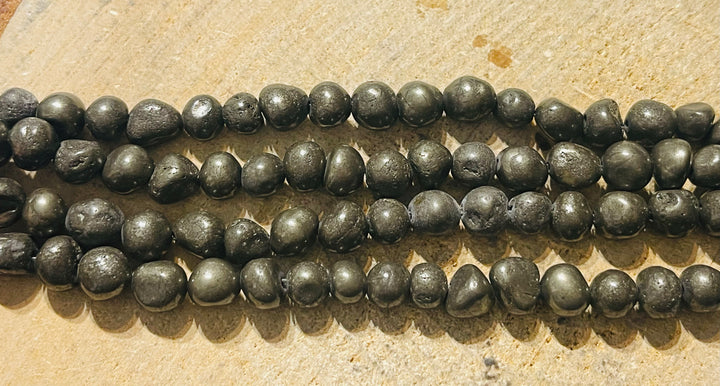 Perles en pierre naturelle en Pyrite en Nuggets de 6 - 10 mm - les bijoux de Thea 