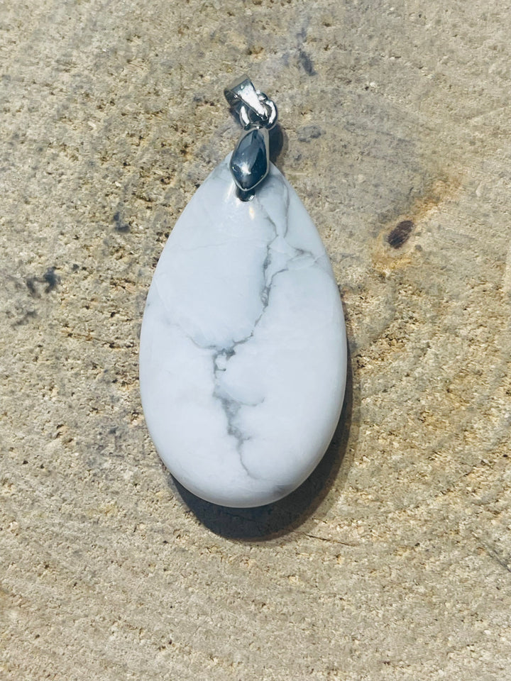 Pendentif en Howlite au choix - les bijoux de Thea 