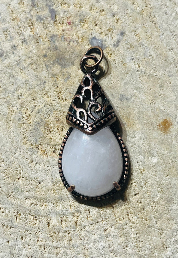 Pendentif style ancien en Quartz rose - les bijoux de Thea