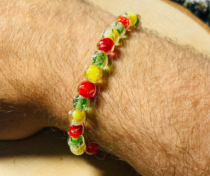 Bracelet en perles Lumineuses 8 mm vert jaune rouge - les bijoux de Thea 