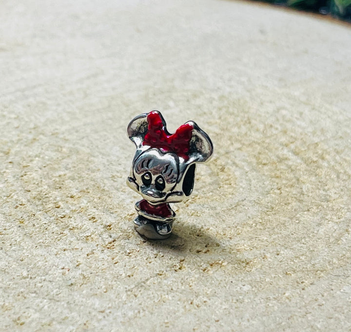 Breloque Charm Minnie Mouse Disney pour bracelet - Les bijoux de Théa