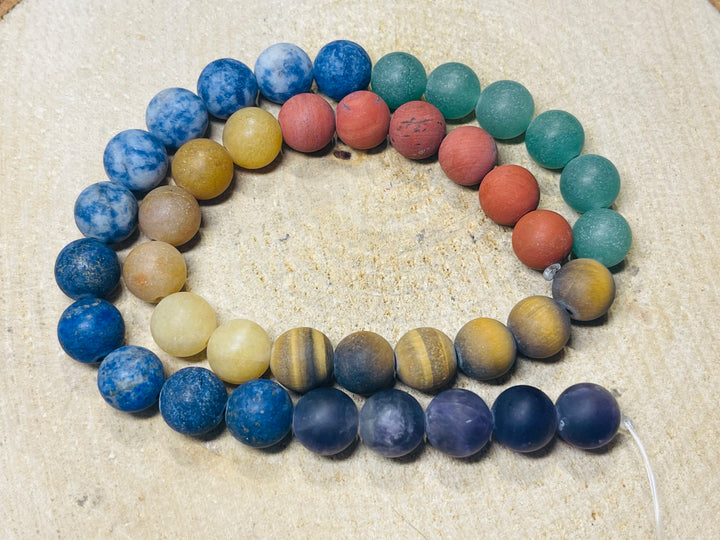 Fil de Perles naturelles 7 Chakras mat en 10 mm - les bijoux de Thea 