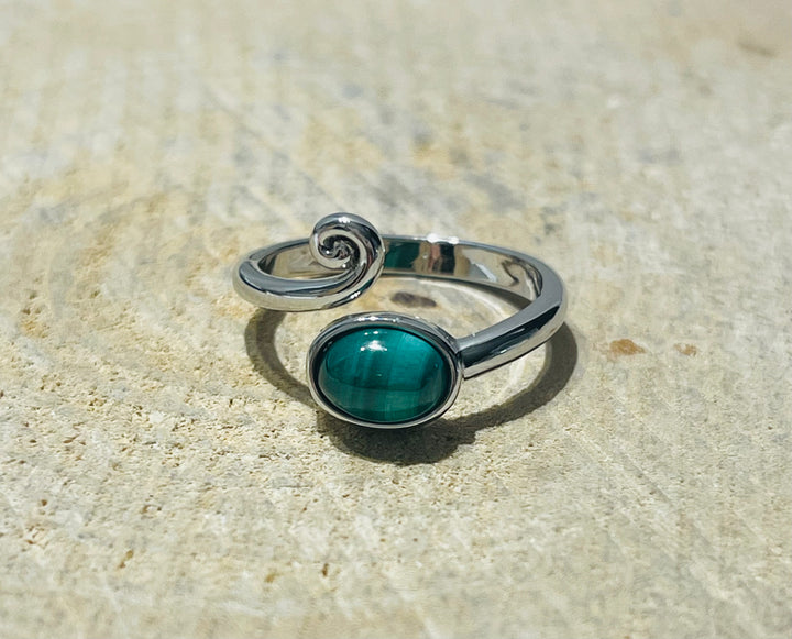 Bague en Malachite ovale, Taille réglable - les bijoux de Thea