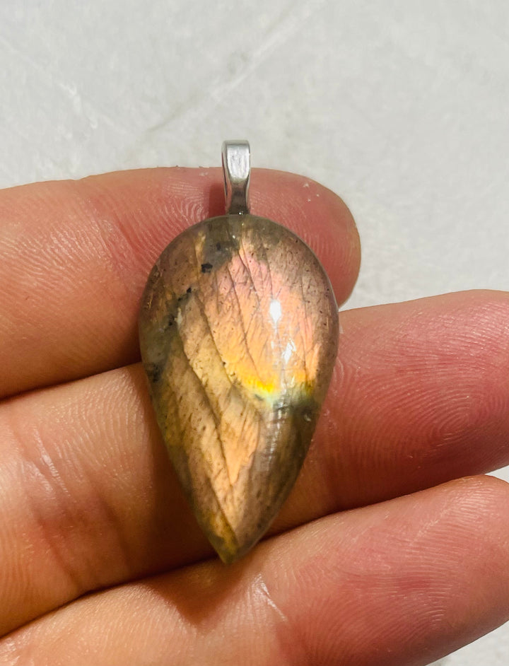 Pendentif Labradorite cabochon au choix (1) - les bijoux de Thea 