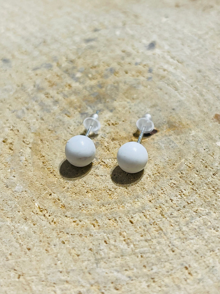 Paire de boucles d’oreille en Argent 925 sertie de Howlite - les bijoux de Thea 