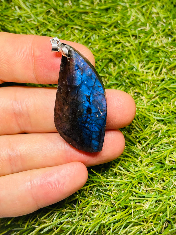 Labradorite cabochon au choix - les bijoux de Thea 